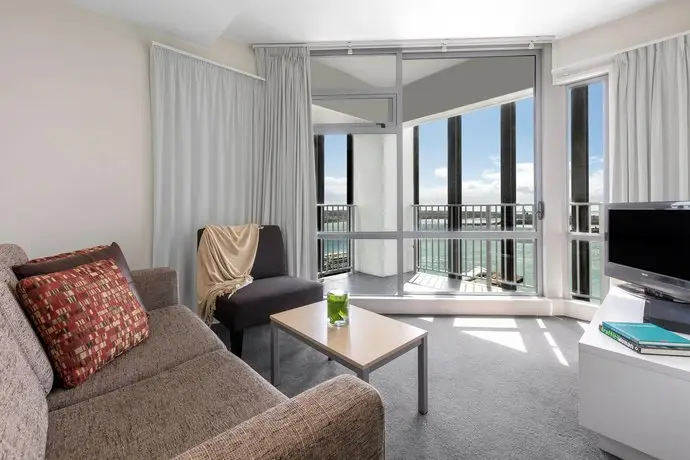 Auckland Harbour Suites 