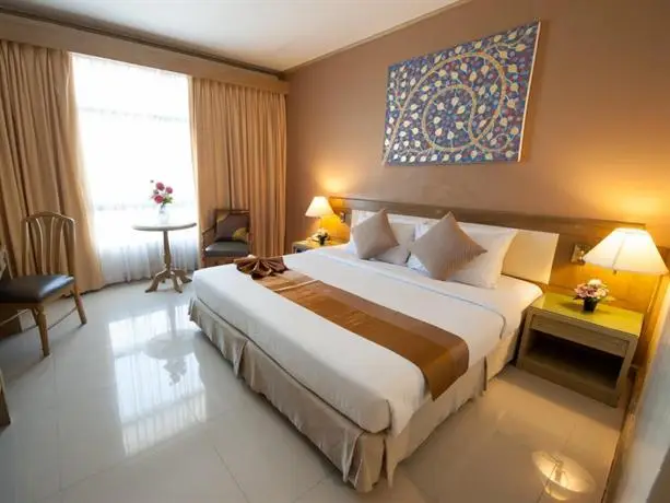 Pinnacle Lumpinee Park Hotel