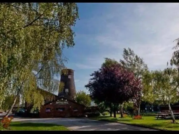 Arties Mill Lodge 