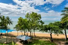 Beachfront Apartments on Trinity Beach 