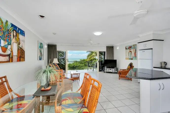 Beachfront Apartments on Trinity Beach 