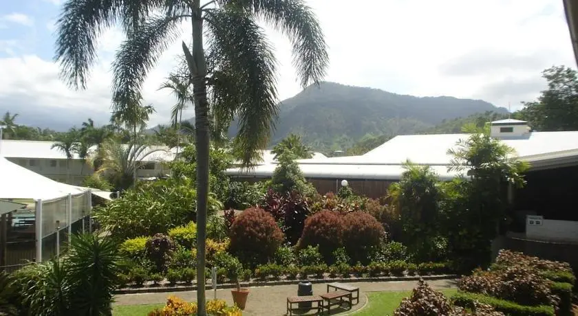 Cairns Gateway Resort 