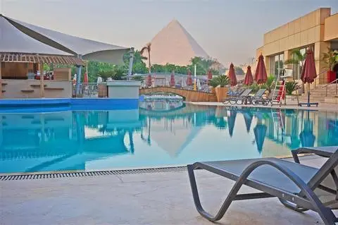 Le Meridien Pyramids Hotel & Spa 