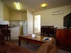 Canberra Parklands Central Apartment Hotel 