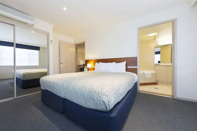 Canberra Parklands Central Apartment Hotel 