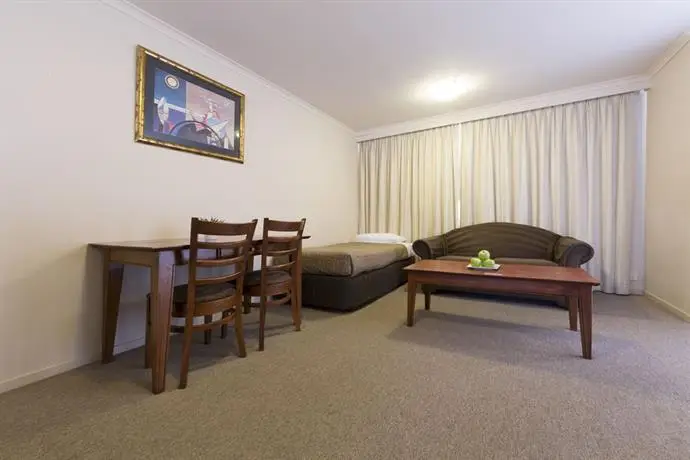 Canberra Parklands Central Apartment Hotel 