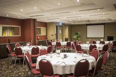 Crowne Plaza Canberra 