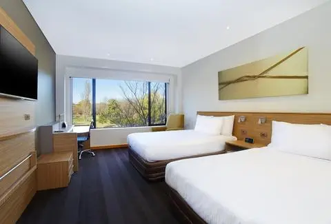 Crowne Plaza Canberra 