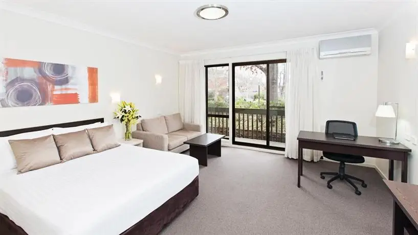 Ibis Styles Canberra Tall Trees 