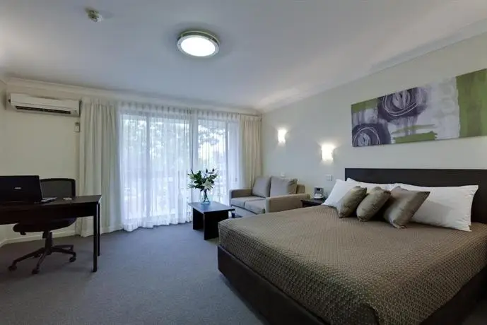 Ibis Styles Canberra Tall Trees 