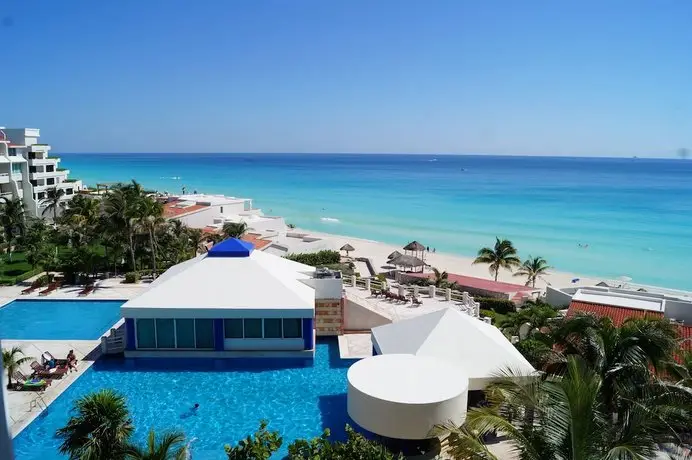 Solymar Cancun Beach Resort