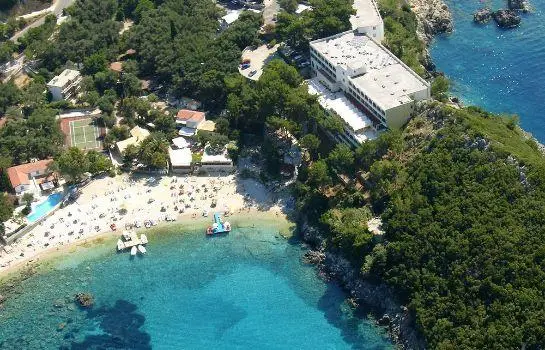 Akrotiri Beach 