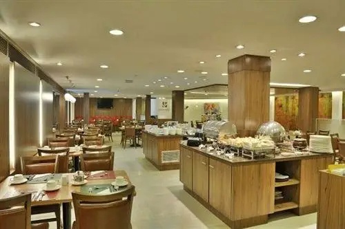 Hotel Deville Business Curitiba 