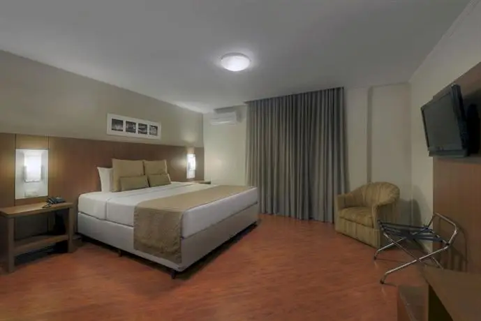 Hotel Deville Business Curitiba 