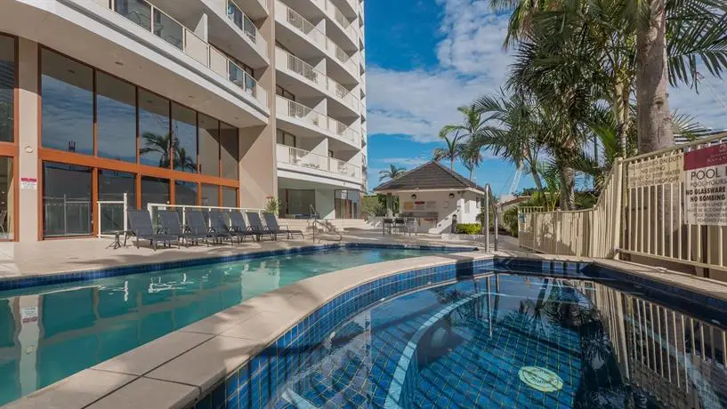 Broadbeach Savannah Resort