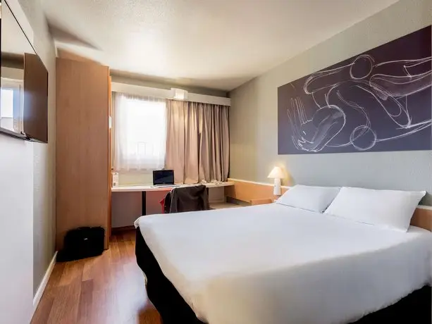 Ibis Granada 