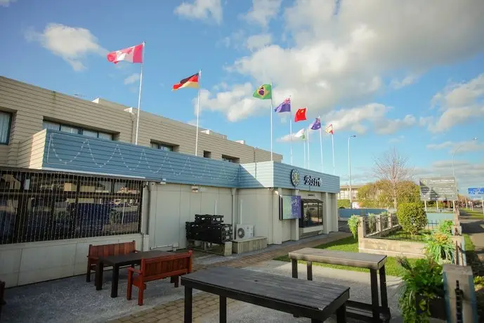 Abbots Hotel and Conference Centre 