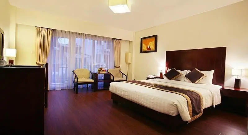 Quoc Hoa Premier Hotel & Spa 