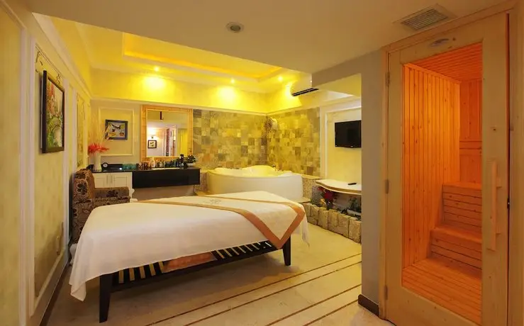 First Hotel Ho Chi Minh City 