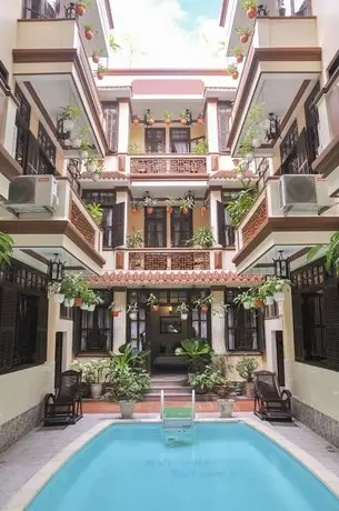 Nhi Nhi Hotel 