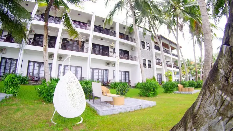 River Beach Resort & Residences 