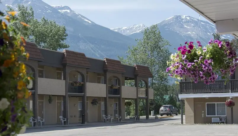 Maligne Lodge