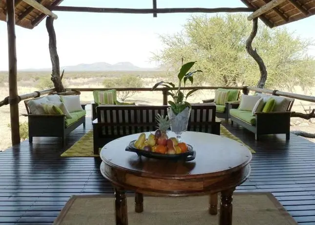 Tau Game Lodge 