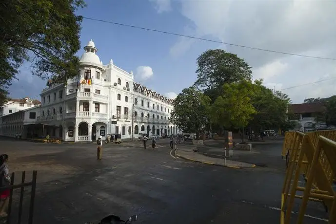 Queen's Hotel Kandy 