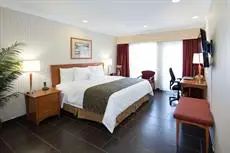 Best Western Plus Kelowna Hotel & Suites 