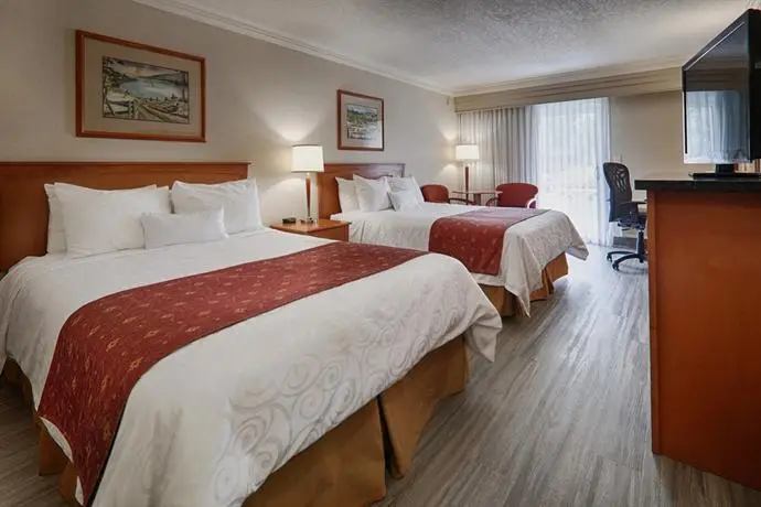 Best Western Plus Kelowna Hotel & Suites 