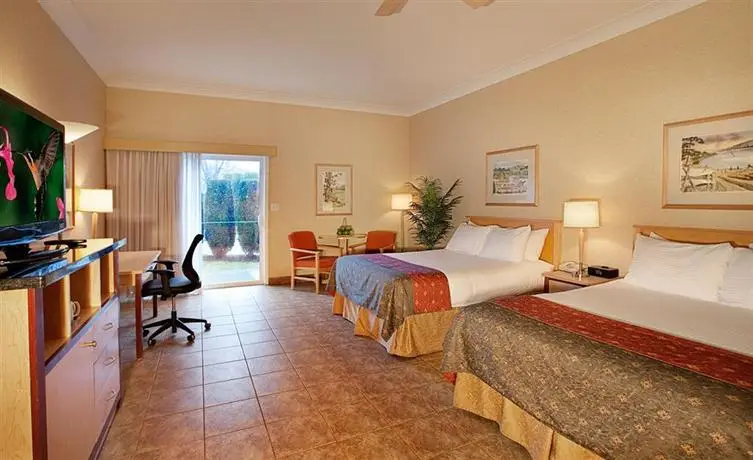 Best Western Plus Kelowna Hotel & Suites 