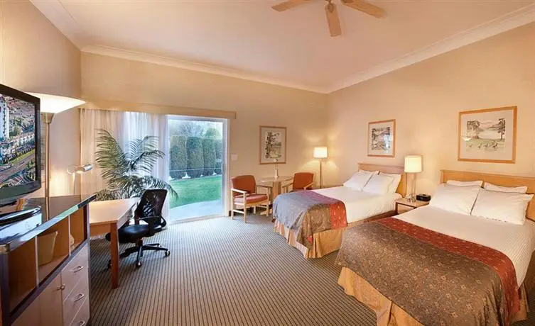 Best Western Plus Kelowna Hotel & Suites 