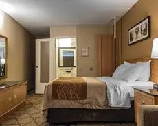 Comfort Inn Highway 401 