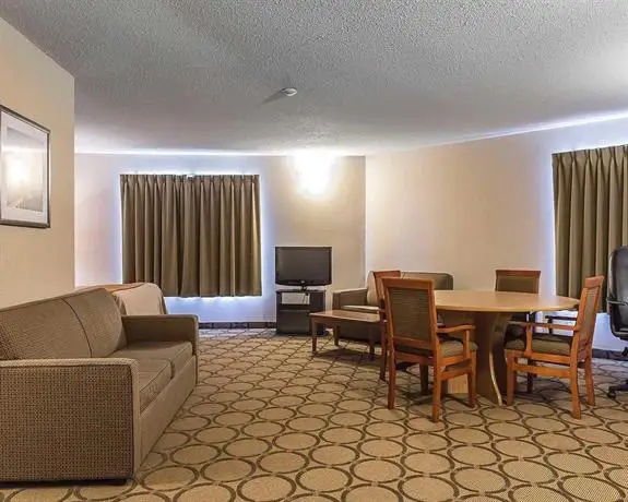 Comfort Inn Highway 401 