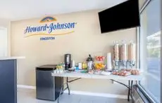 Howard Johnson by Wyndham Kingston Hotel 