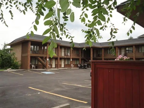 North Pointe Inn and Suites 