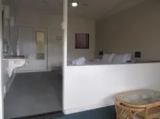 Abel Tasman Airport Motor Inn 