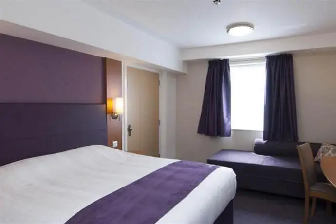 Premier Inn London Heathrow Airport - Bath Road 