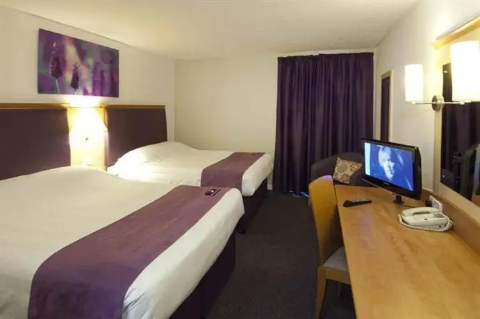 Premier Inn London Heathrow Airport - Bath Road