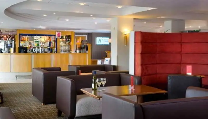 Holiday Inn Express London Luton Airport