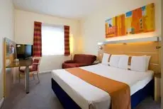 Holiday Inn Express London Luton Airport 