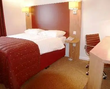 Premier Inn Luton Town Centre Hotel 