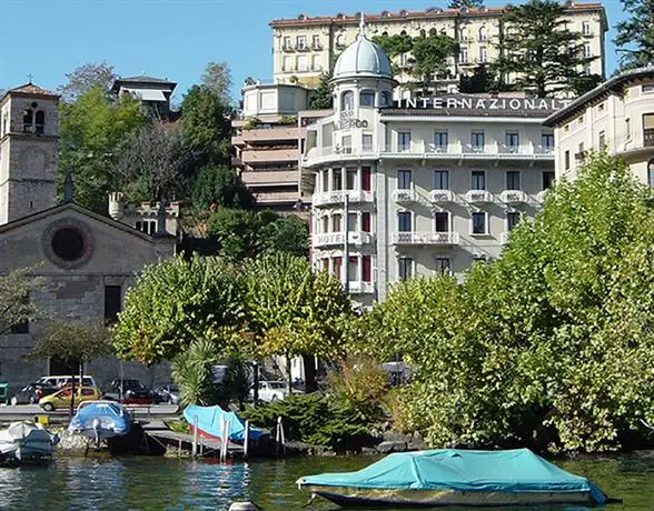 International au Lac Historic Lakeside Hotel 