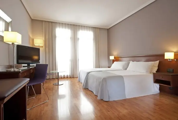 Tryp Madrid Cibeles Hotel 