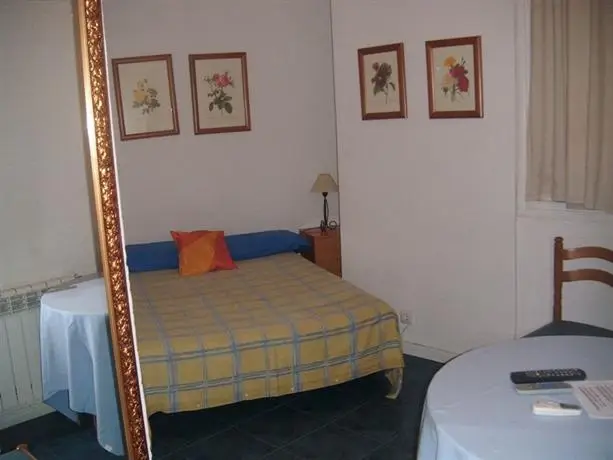 Puerta del Sol Rooms 