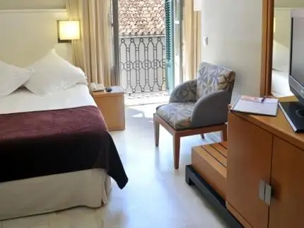 Atarazanas Malaga Boutique Hotel 