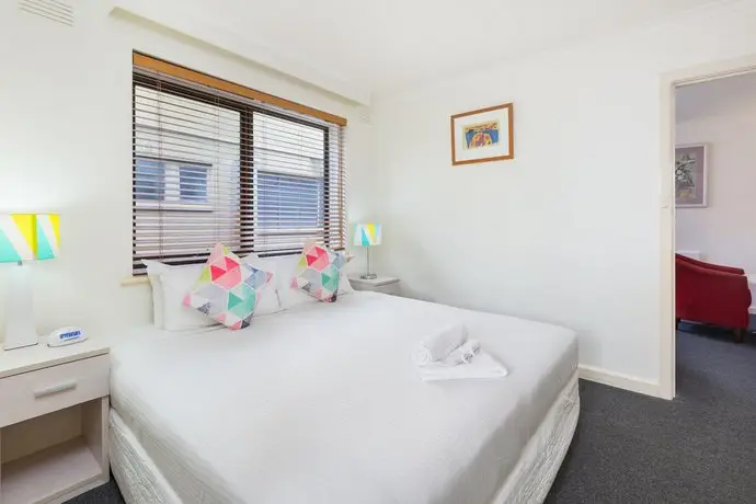 City Edge East Melbourne Apartment Hotel 