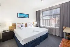 City Edge East Melbourne Apartment Hotel 