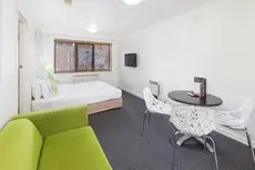 City Edge East Melbourne Apartment Hotel 