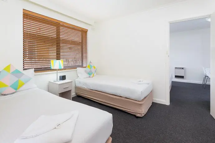 City Edge East Melbourne Apartment Hotel 